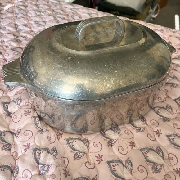 Vintage Magnalite Wagner Ware Sidney 8 quart Roaster 4265P
Cast aluminum - Picture 1 of 8